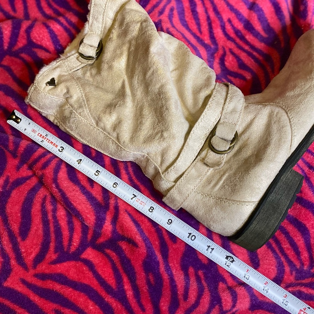 Tan Roxy boots - Picture 9 of 13